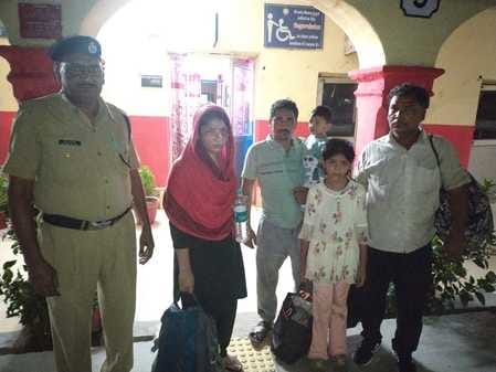 Couple quarreled in Brahmaputra Mail, mother and son got down at Bharthana station