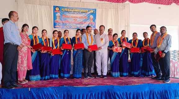 242 teachers were honored in the ceremony