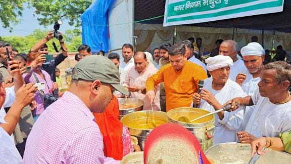 The minister in charge told the flood victims that they will get compensation