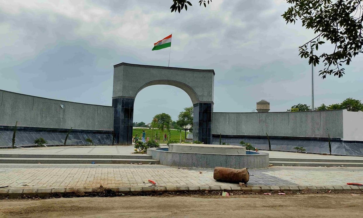The walking track in Town Park will be made synthetic, entry of city residents will be closed from today till October 10