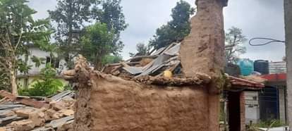 Two cowsheds collapsed in Zamanabad Panchayat due to heavy rain
