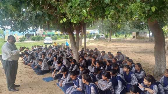 On Gyan Daan Diwas, children got new direction from career counseling