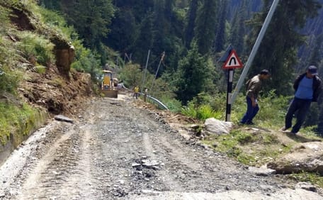 Small vehicles ran on Aut-Banjar-Sainj NH after a month