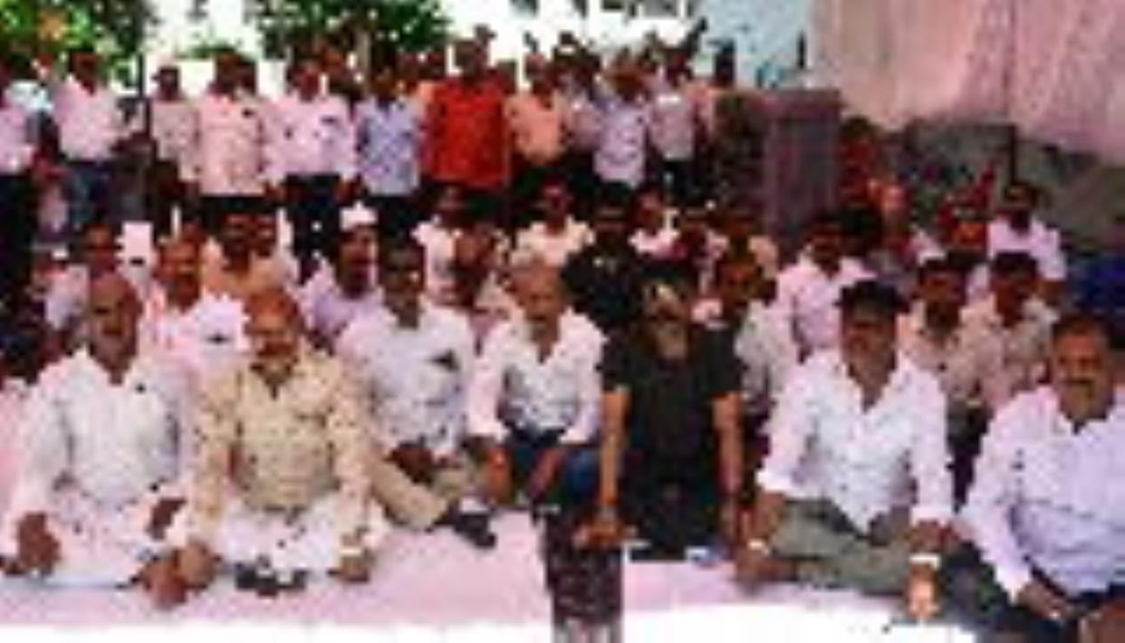 Gorakhpur News: PWD: Contractor arrested in case of assault on JE