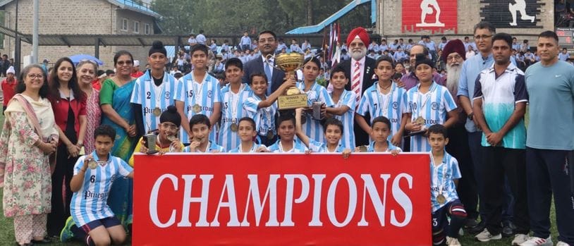 Pinegrove School won the hockey match, Jeevesh was the player of the tournament