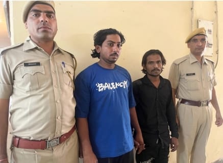 पुलिस गिरफ्त में मासूम के अपहरणकर्ता