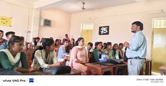 Youth entrepreneurship program organized in the college