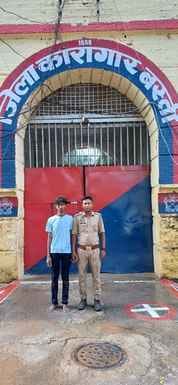Zakir disguised as Subhash escaped from the front of the jail and was caught within 12 hours