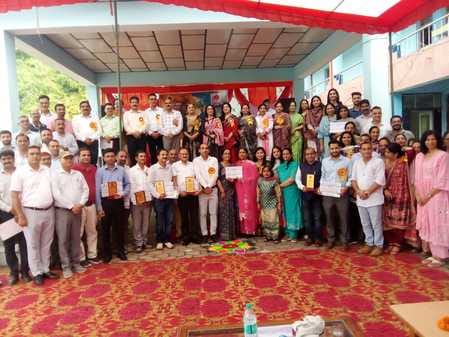 500 teachers from India and abroad presented research papers