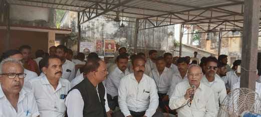 Tehsil advocates mobilized over the attack on the lawyer