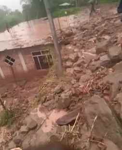 Landslide in Rauh, Sapri of Sarsakan damaged eight houses, people fled at night