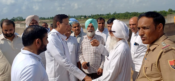 In the name of compensation, farmers are being made a joke: Surjewala
