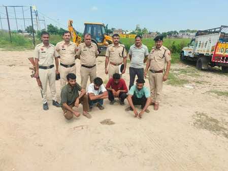 Four arrested along with eight stolen motorcycles