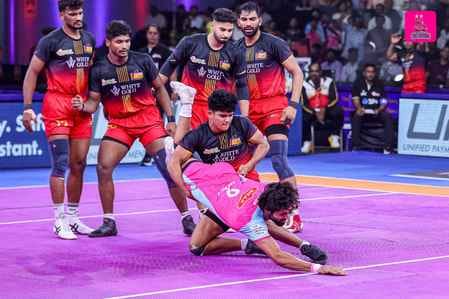 Pro-Kabaddi League...Nitin Dhankar scored eight and Puneet Kadyan scored two points