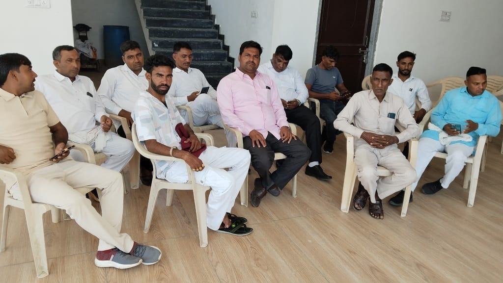 Government should first solve the problems and then celebrate the workers' honor ceremony: Satish Baroda