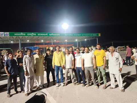 The villagers staged a 10-hour sit-in to get the toll waived