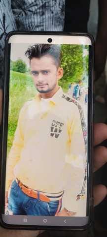 A young man going to deliver a wedding card died in an accident