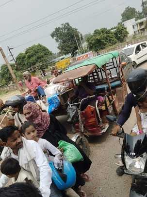 Traffic halted due to construction work on canal bridge, common people troubled