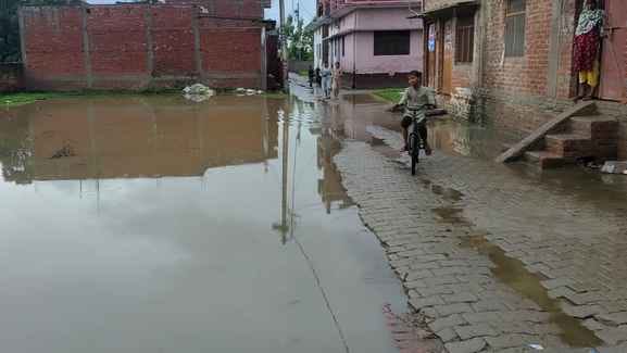 Electricity supply faltered due to rain, power supply remained disrupted for five hours in many places