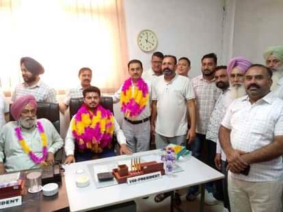 Dhwaj Rana became the vice president of Truck Union Nalagarh