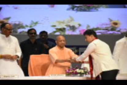 Doctors should visit remote villages to see patients: Yogi