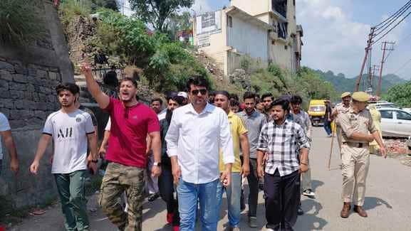 डोडा के विधायक पर पीएसए लगाने के विरोध मे राजोरी मे युवा नेका का प्रदर्शन फोटो