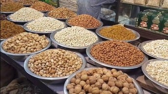 Prices of dry fruits increased before Navratri