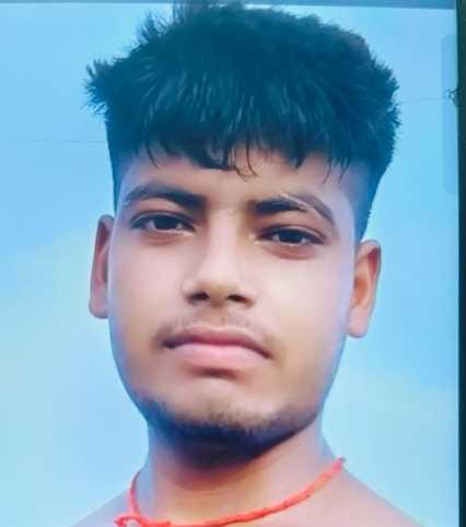 A young man lost his balance while washing his feet and fell into the river and died by drowning