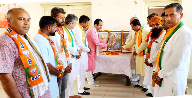 Preparations for Modi's birthday, BJP workers get training