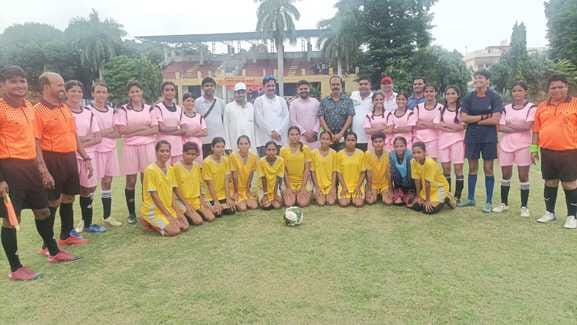 District players dominate state football competition