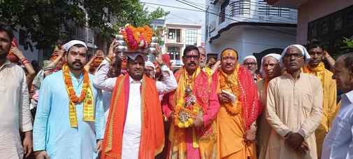 Women took out Kalash Yatra with Kirtan