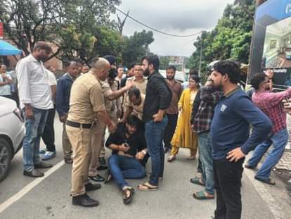 The youth were driving the car at high speed by blowing horn, when stopped they clashed with police