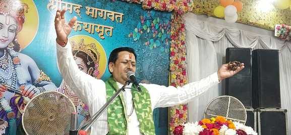 Knowing the divine play of God is the true religion: Radhey-Radhey Maharaj