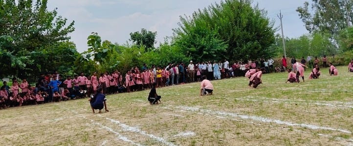 Kabaddi: Berni became the winner in the competition of boys and girls category