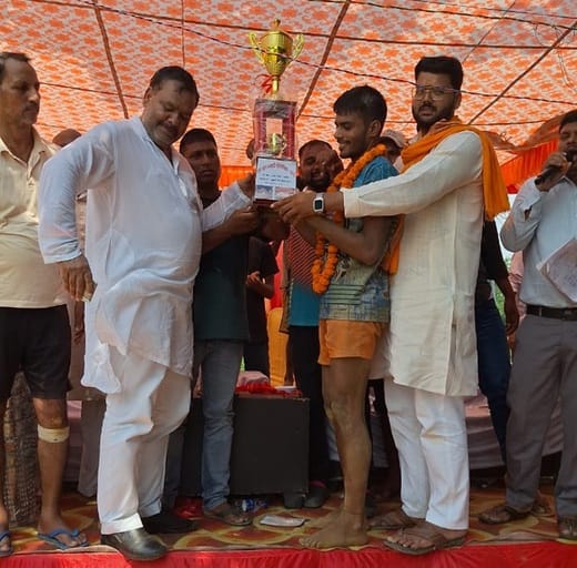 Varanasi won in both boys and girls category