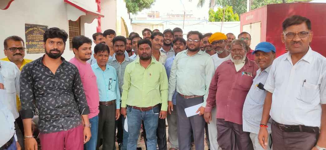 Employees protested and warned of agitation