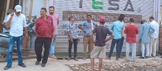 In a transaction of Rs 3 lakh, a businessman was stabbed inside his shop