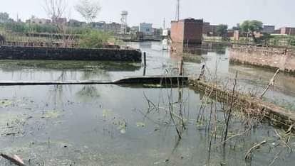 Pond water entered the population, people were trapped in their homes