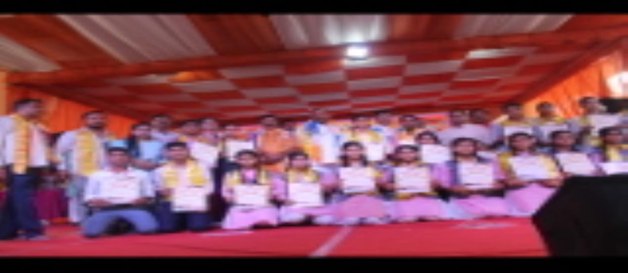 950 meritorious students were honored from Kaka's stage