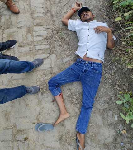 Three robbers of national shooter injured in encounter, search for woman who fled with money
