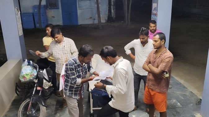 मधेपुरा सदर अस्पताल पोस्टमार्टम के लिए पहुंचे परिजन