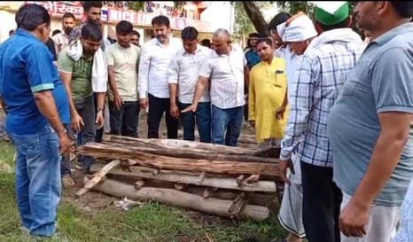 The pyre was prepared at the DFO office