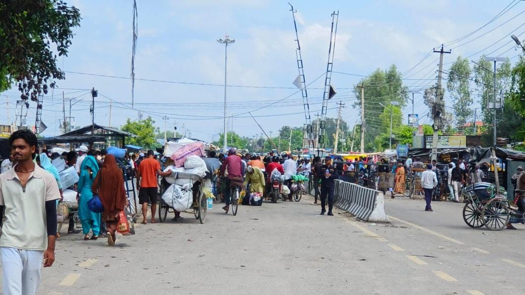 Nepal border opened, queue of trucks ended