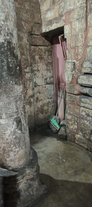 The sanctum sanctorum of Siddhanath temple is in danger of being damaged