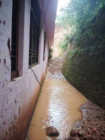 Rain in Bhoranj took away the homes of 15 families, neighbours gave them shelter
