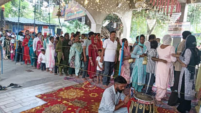 Jaharveer bowed his head at Goga temple and asked for his wish