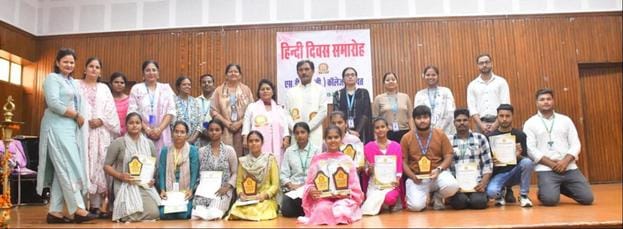 Deepanjali in speech, Anjali first in Doha competition