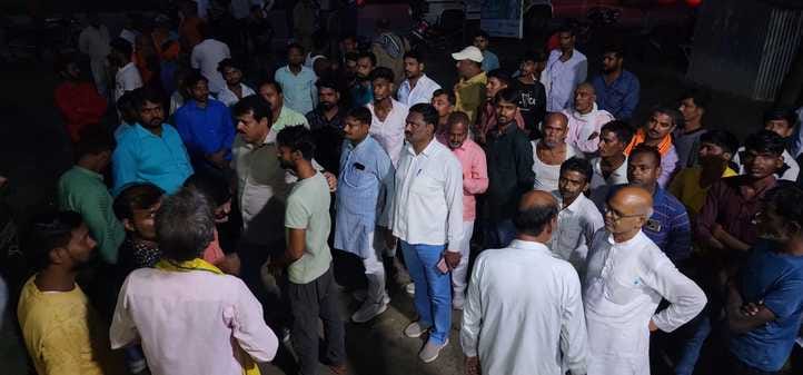 Car riders opened fire in protest against mud falling on them