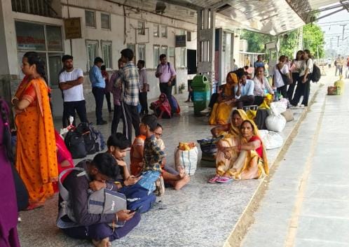 Confirmed tickets are not available in major trains