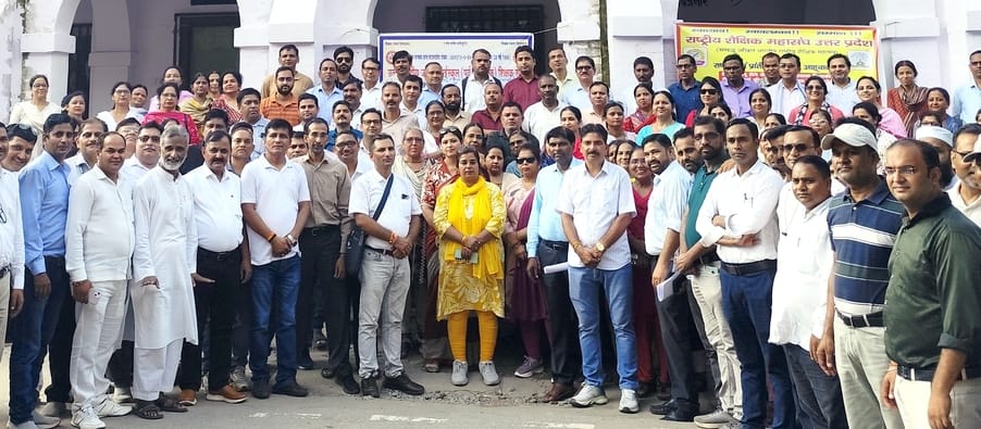 Teachers protest against making TET compulsory